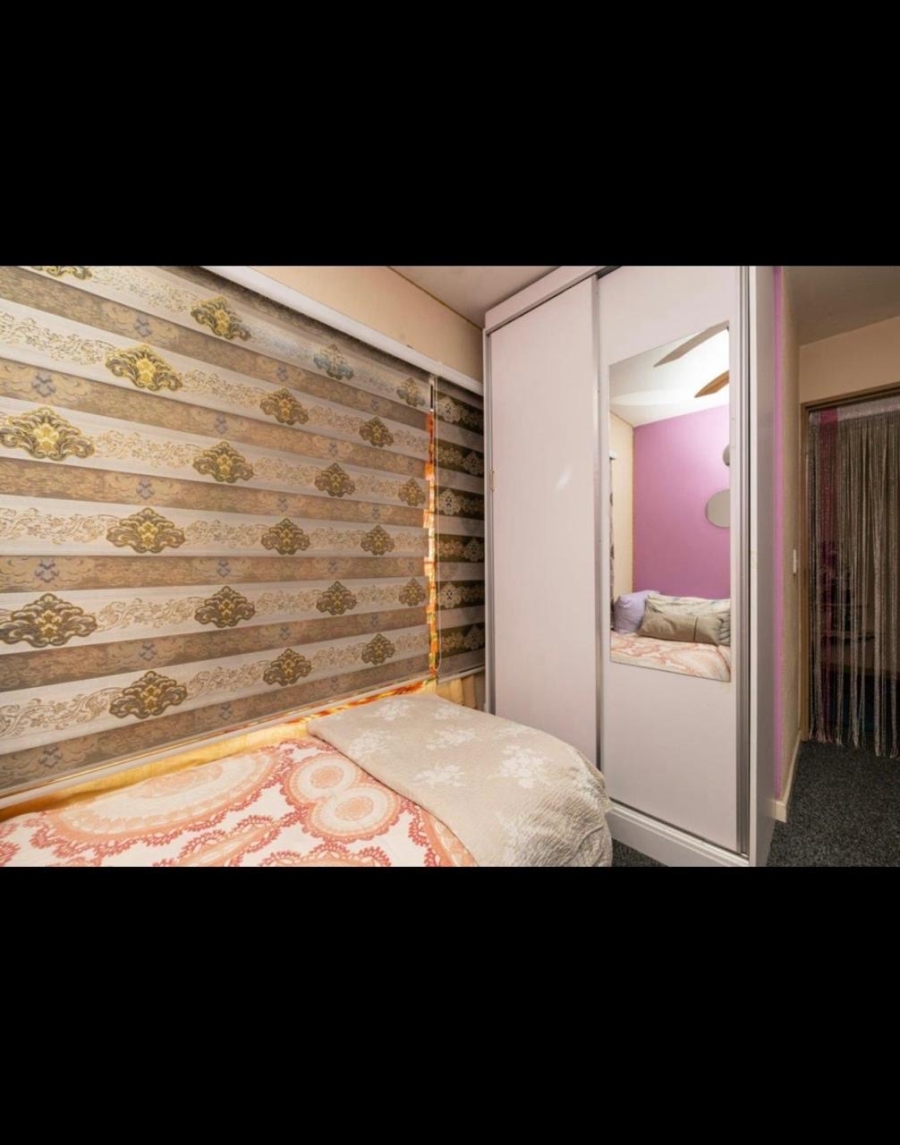 2 Bedroom Property for Sale in Vorna Valley Gauteng