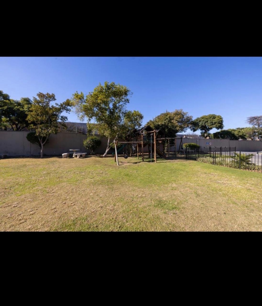 2 Bedroom Property for Sale in Vorna Valley Gauteng