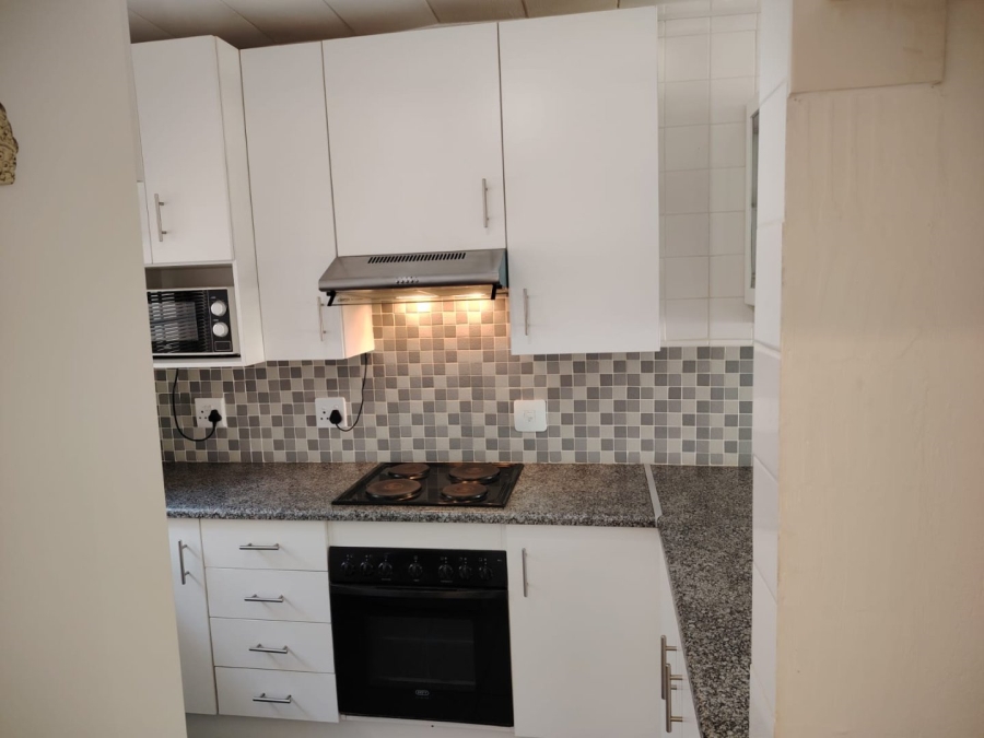 2 Bedroom Property for Sale in Greenhills Gauteng