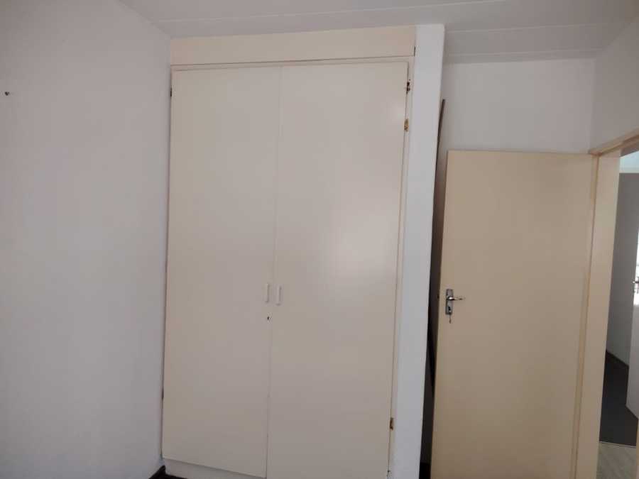 2 Bedroom Property for Sale in Greenhills Gauteng