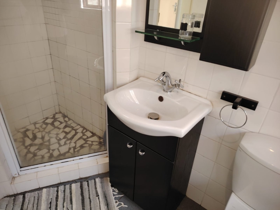 2 Bedroom Property for Sale in Greenhills Gauteng