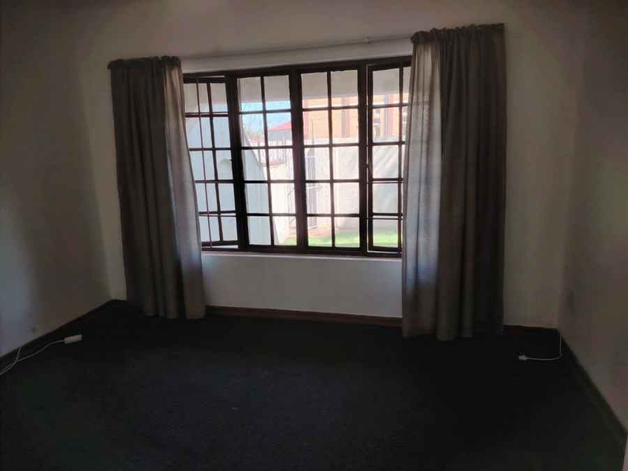 2 Bedroom Property for Sale in Greenhills Gauteng