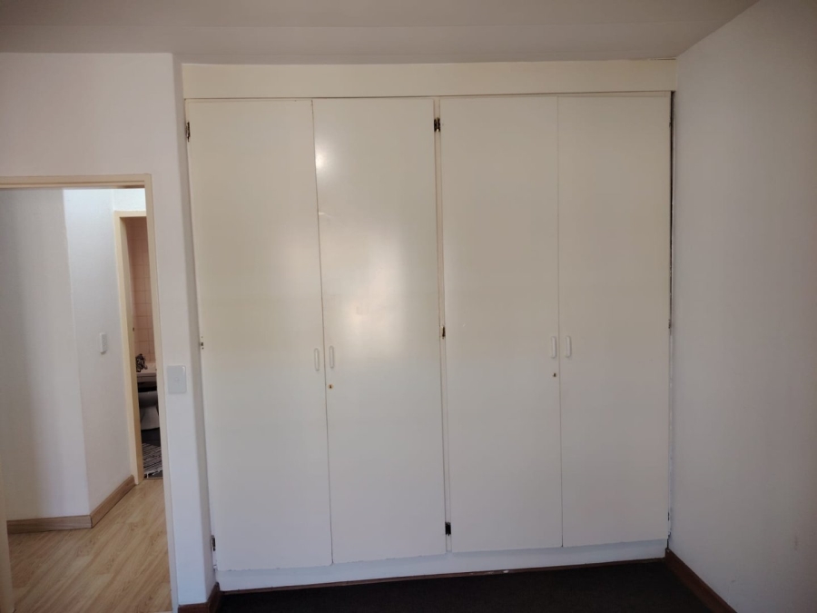 2 Bedroom Property for Sale in Greenhills Gauteng