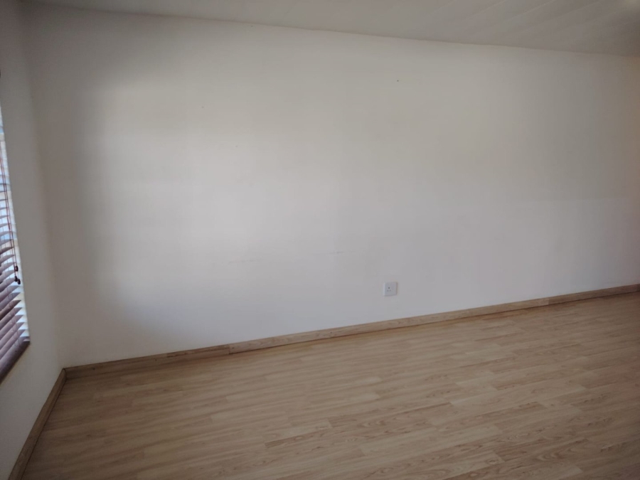 2 Bedroom Property for Sale in Greenhills Gauteng