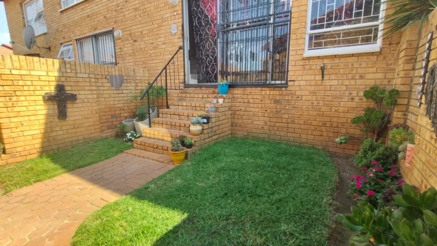 2 Bedroom Property for Sale in Rangeview Gauteng