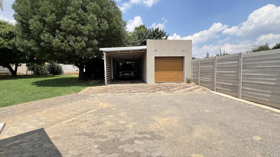 3 Bedroom Property for Sale in Greenhills Gauteng