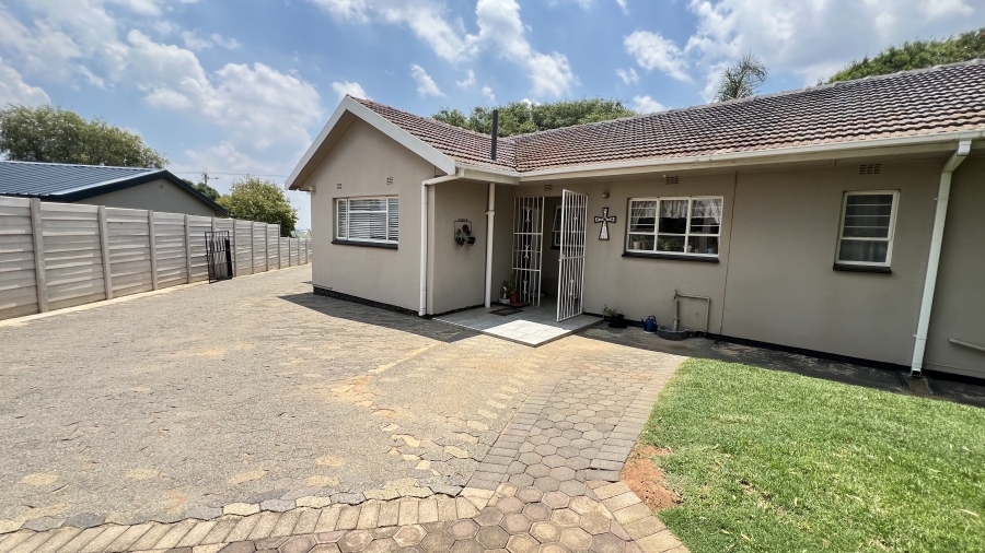 3 Bedroom Property for Sale in Greenhills Gauteng