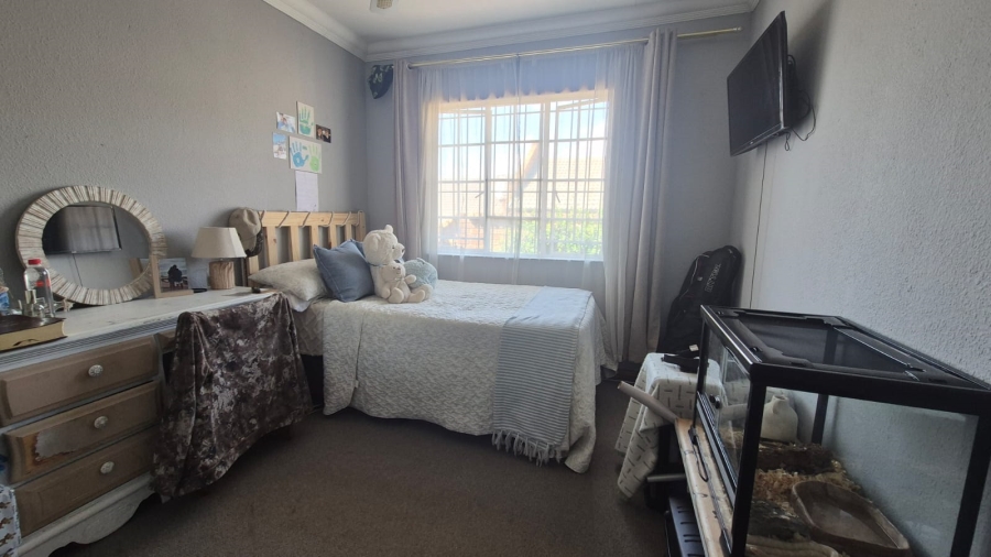 3 Bedroom Property for Sale in Noordheuwel Gauteng