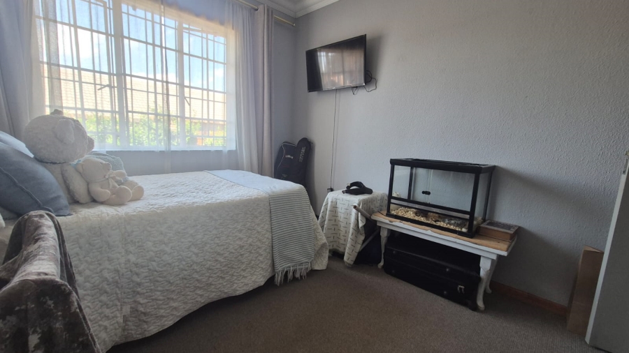 3 Bedroom Property for Sale in Noordheuwel Gauteng