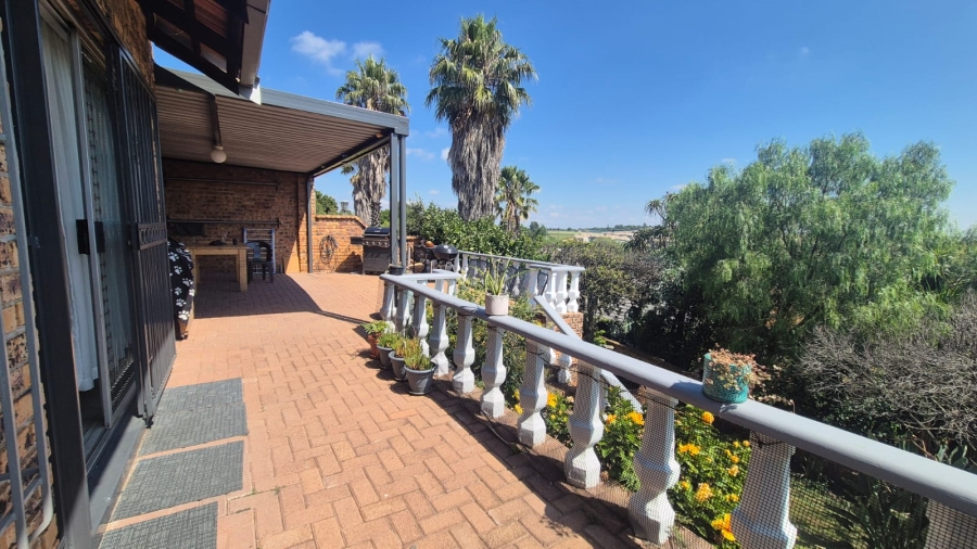 3 Bedroom Property for Sale in Noordheuwel Gauteng
