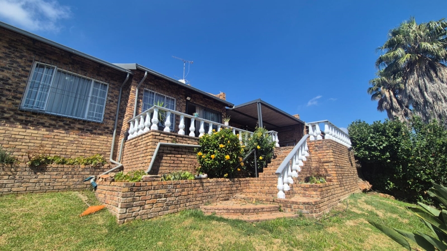 3 Bedroom Property for Sale in Noordheuwel Gauteng