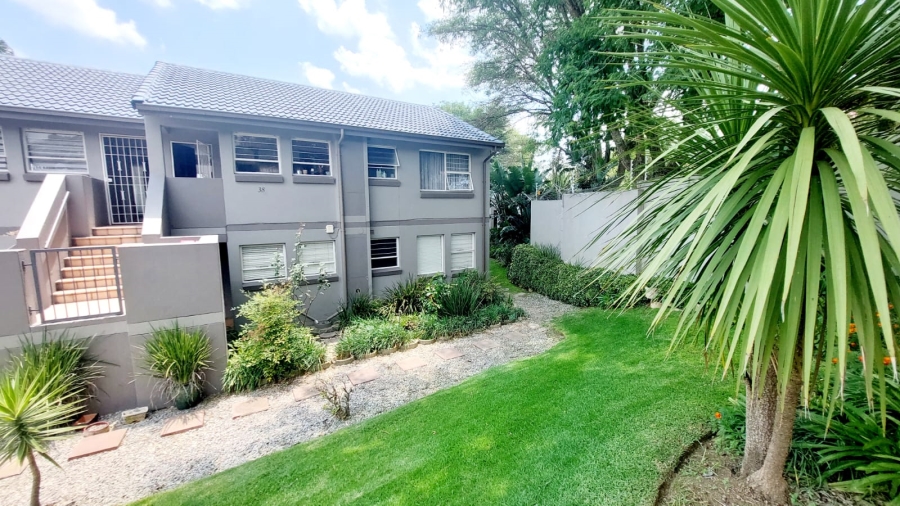 2 Bedroom Property for Sale in Constantia Kloof Gauteng
