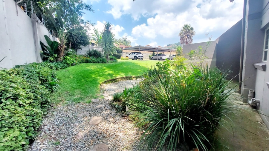 2 Bedroom Property for Sale in Constantia Kloof Gauteng