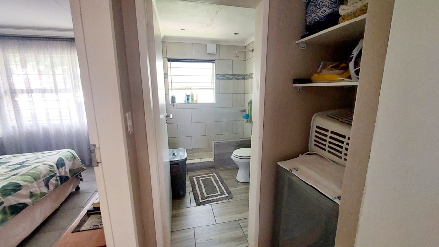 2 Bedroom Property for Sale in Constantia Kloof Gauteng