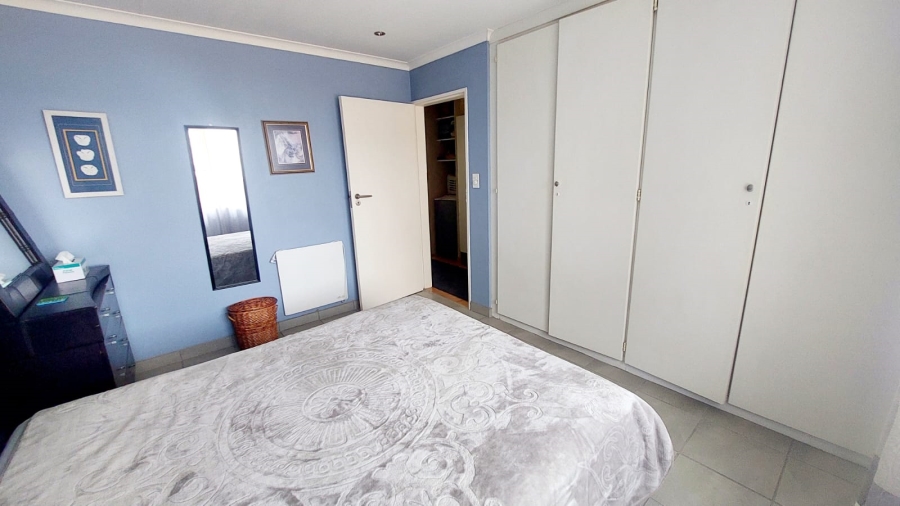 2 Bedroom Property for Sale in Constantia Kloof Gauteng