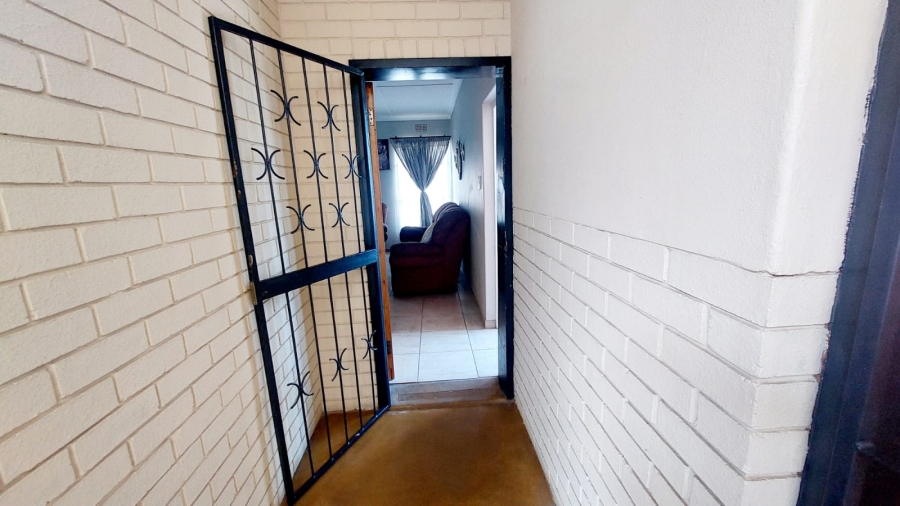 2 Bedroom Property for Sale in Wentworth Park Gauteng