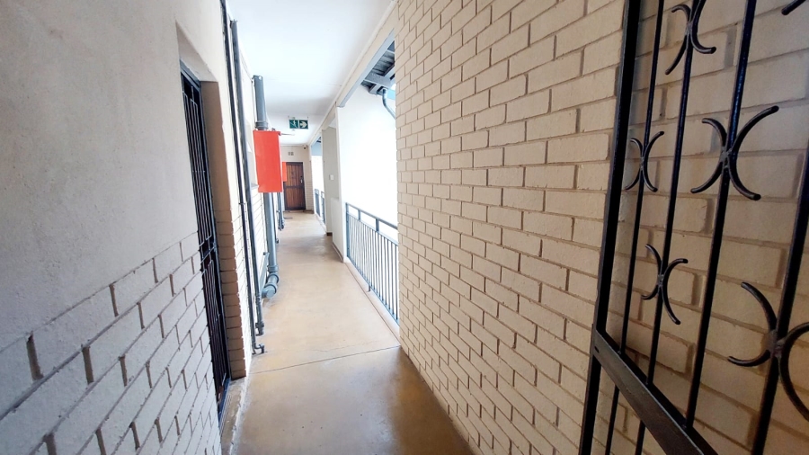 2 Bedroom Property for Sale in Wentworth Park Gauteng