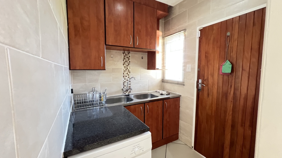 4 Bedroom Property for Sale in Helikonpark Gauteng
