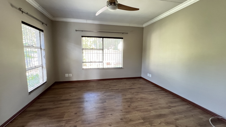 4 Bedroom Property for Sale in Helikonpark Gauteng