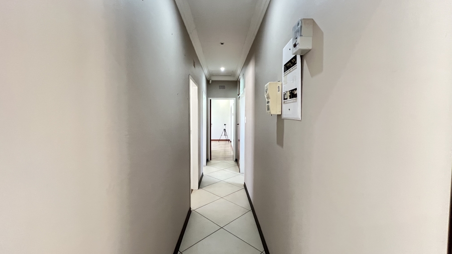 4 Bedroom Property for Sale in Helikonpark Gauteng