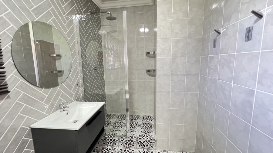 4 Bedroom Property for Sale in Helikonpark Gauteng