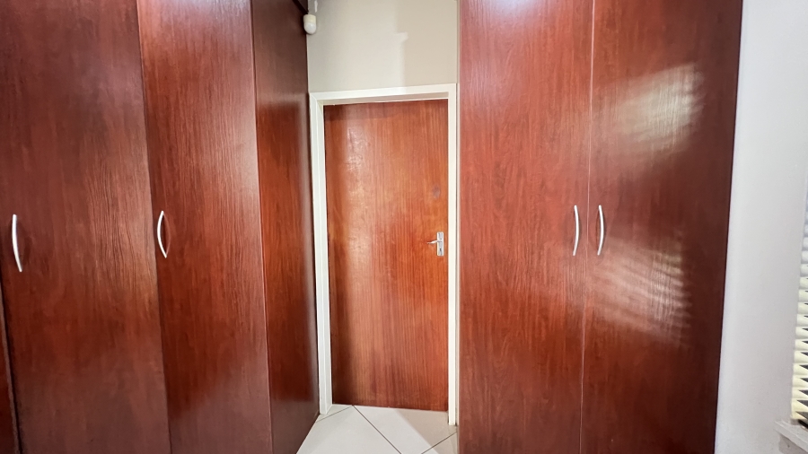 4 Bedroom Property for Sale in Helikonpark Gauteng