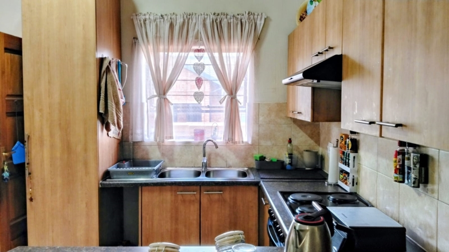 2 Bedroom Property for Sale in Noordheuwel Gauteng