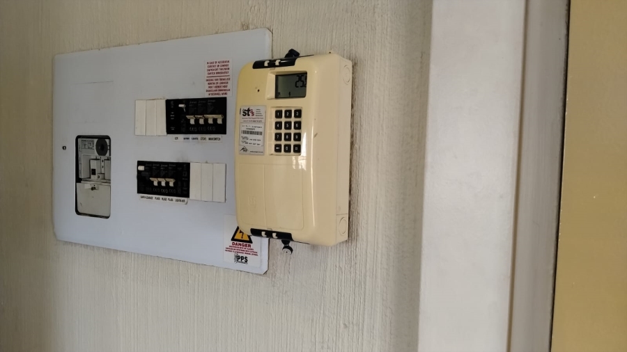 2 Bedroom Property for Sale in Noordheuwel Gauteng