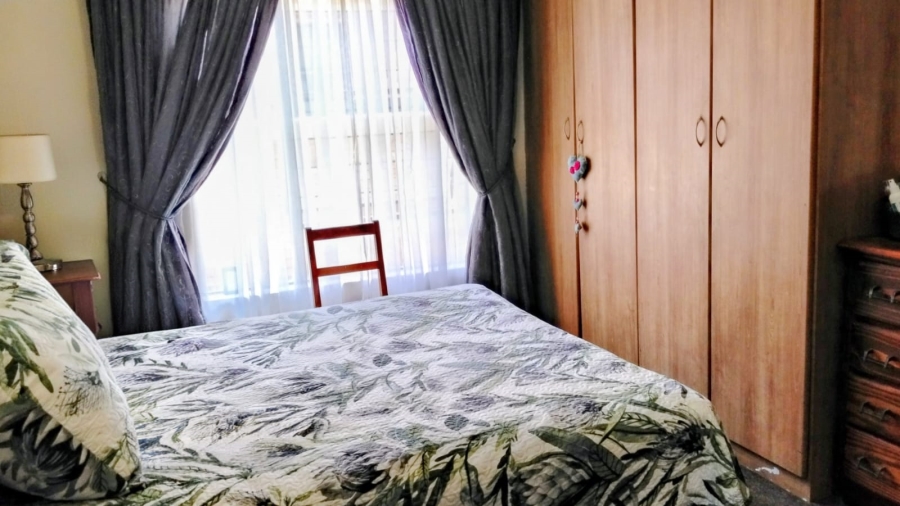 2 Bedroom Property for Sale in Noordheuwel Gauteng