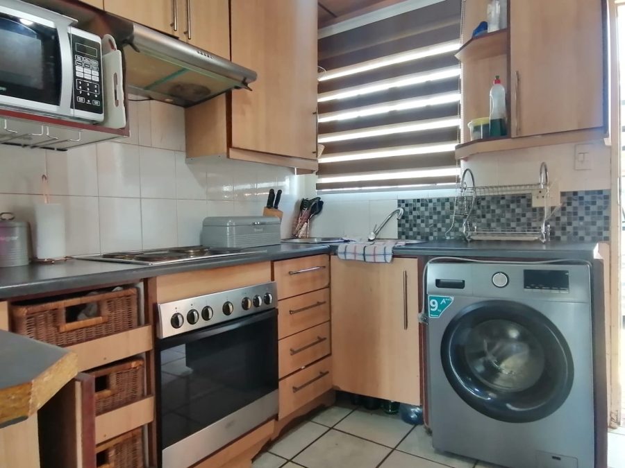 3 Bedroom Property for Sale in Roodepoort Gauteng
