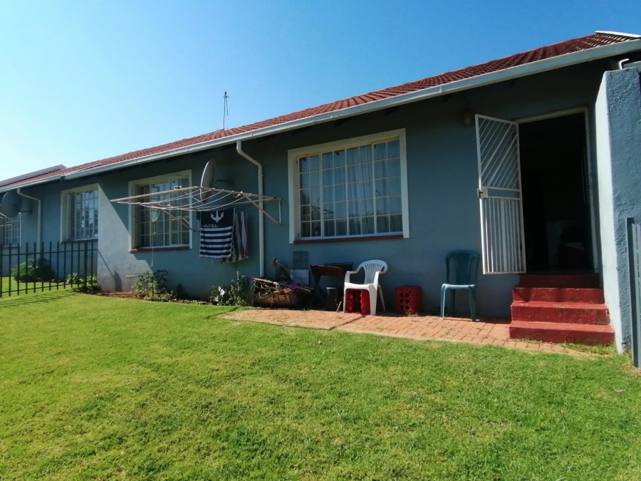 3 Bedroom Property for Sale in Roodepoort Gauteng