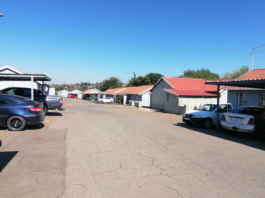 3 Bedroom Property for Sale in Roodepoort Gauteng