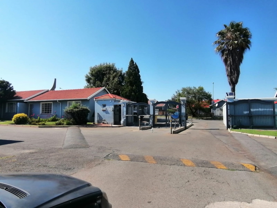3 Bedroom Property for Sale in Roodepoort Gauteng
