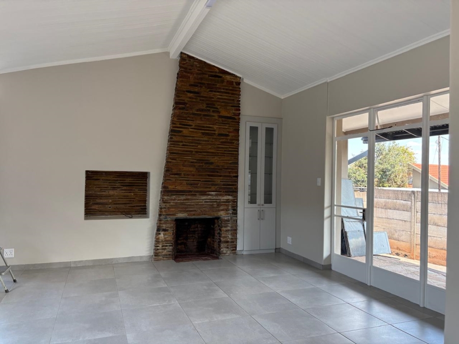 3 Bedroom Property for Sale in Waverley Gauteng