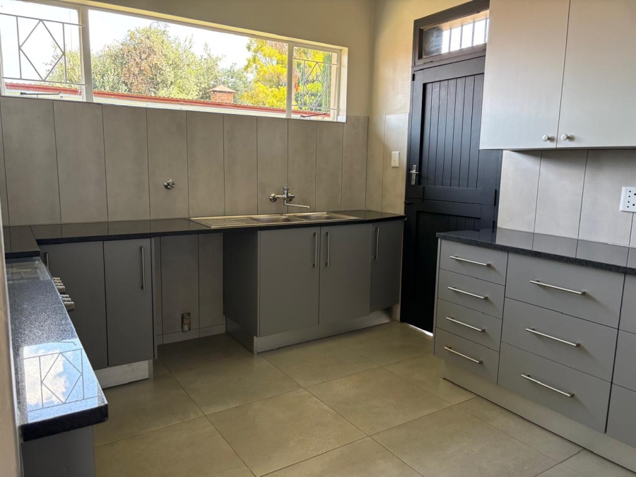 3 Bedroom Property for Sale in Waverley Gauteng