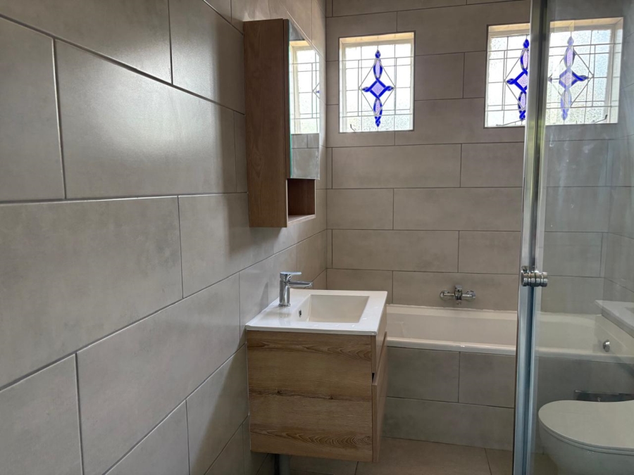 3 Bedroom Property for Sale in Waverley Gauteng