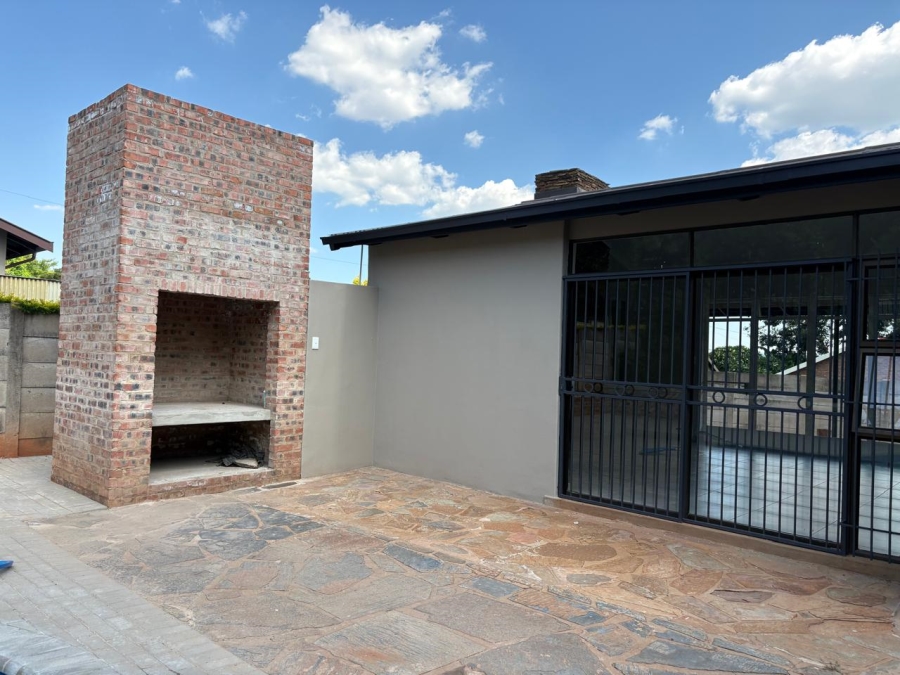 3 Bedroom Property for Sale in Waverley Gauteng