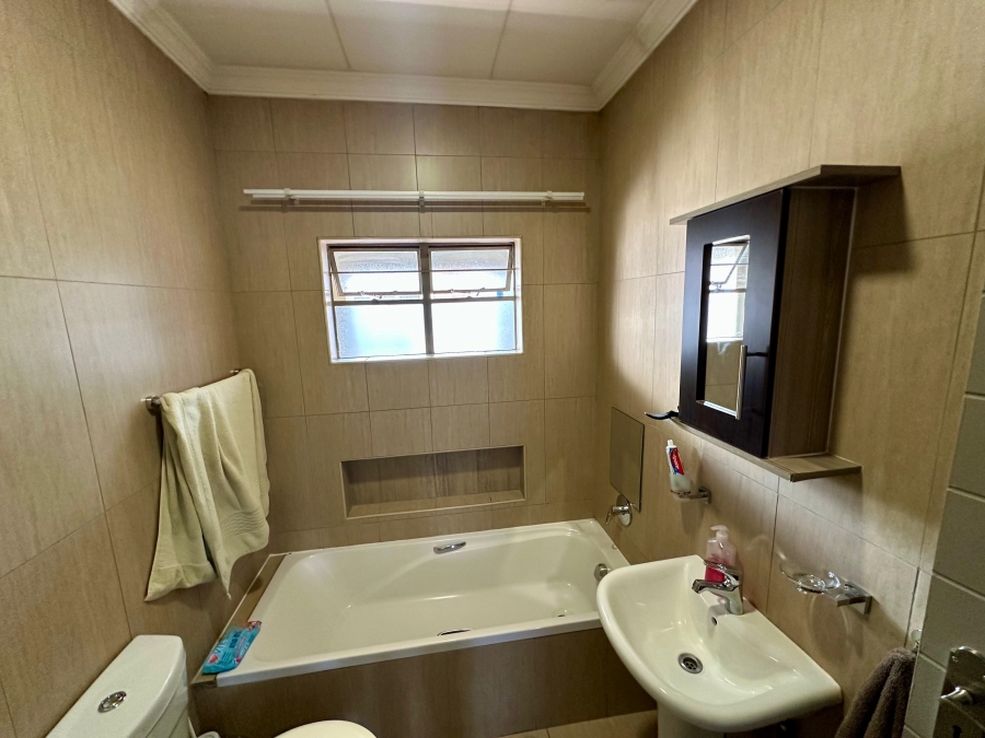 2 Bedroom Property for Sale in Moregloed Gauteng