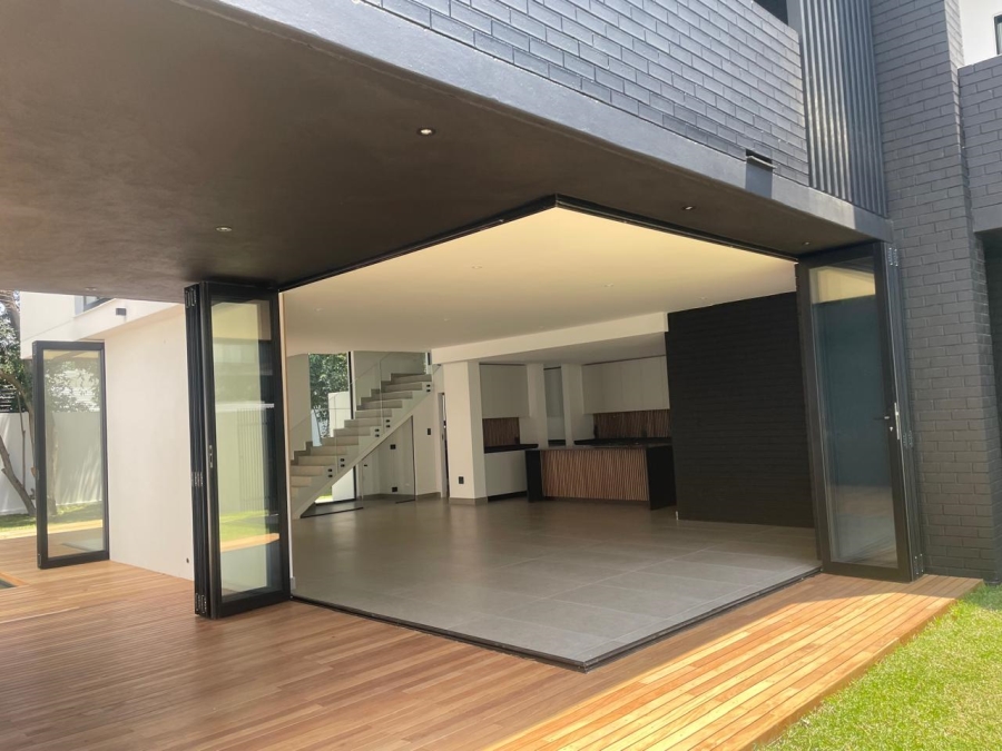 To Let 4 Bedroom Property for Rent in Bryanston Gauteng