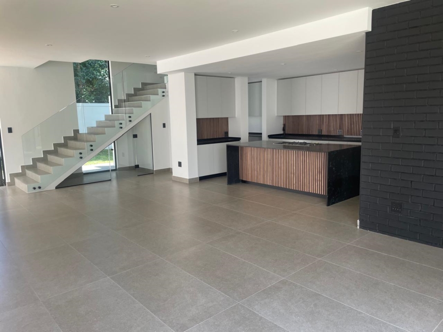 To Let 4 Bedroom Property for Rent in Bryanston Gauteng