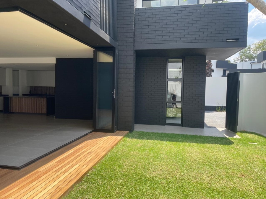 To Let 4 Bedroom Property for Rent in Bryanston Gauteng