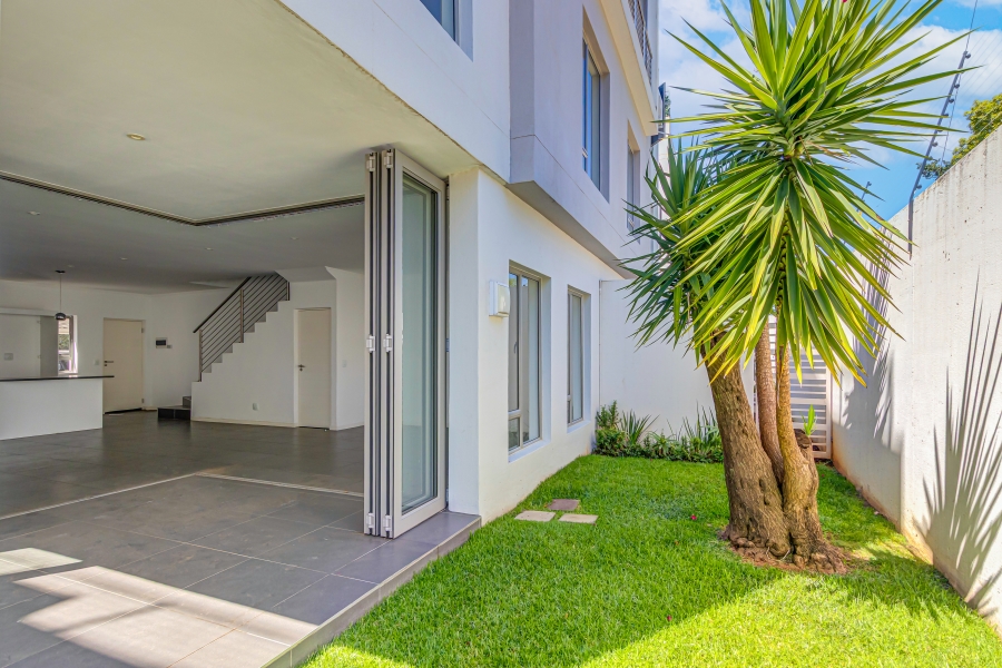 To Let 3 Bedroom Property for Rent in Bryanston Gauteng