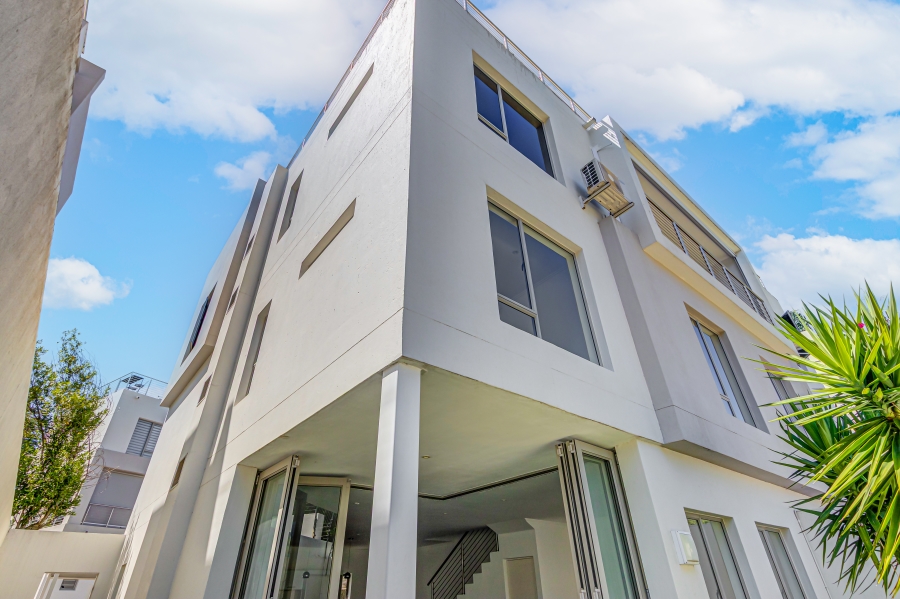 To Let 3 Bedroom Property for Rent in Bryanston Gauteng