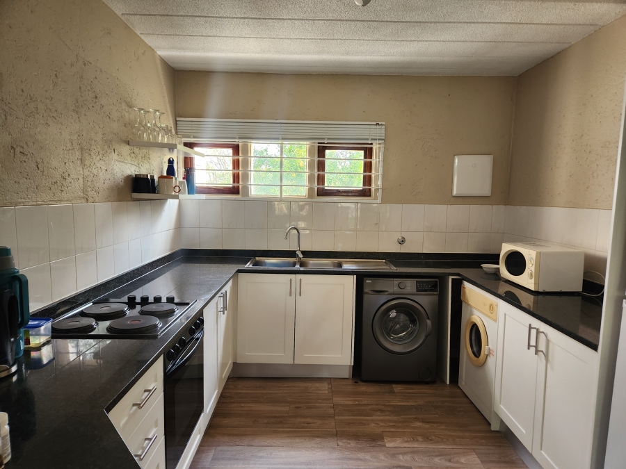 To Let 2 Bedroom Property for Rent in Sandown Gauteng