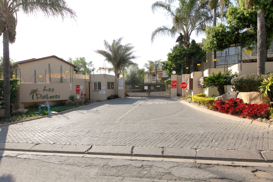 2 Bedroom Property for Sale in Lonehill Gauteng