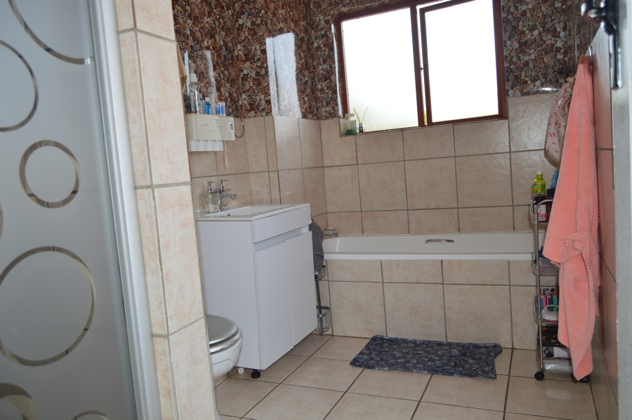 To Let 3 Bedroom Property for Rent in Willowbrook Gauteng