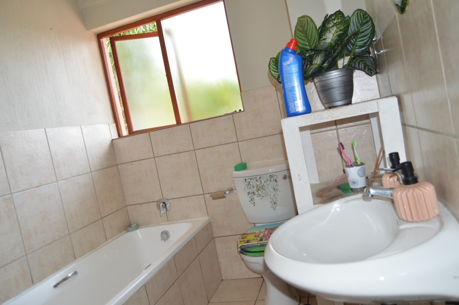 To Let 3 Bedroom Property for Rent in Willowbrook Gauteng