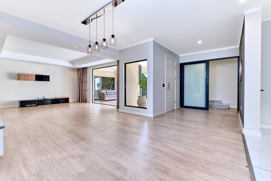 To Let 4 Bedroom Property for Rent in Waterfall Country Village Gauteng