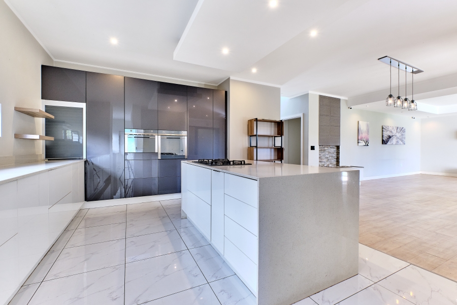 To Let 4 Bedroom Property for Rent in Waterfall Country Village Gauteng