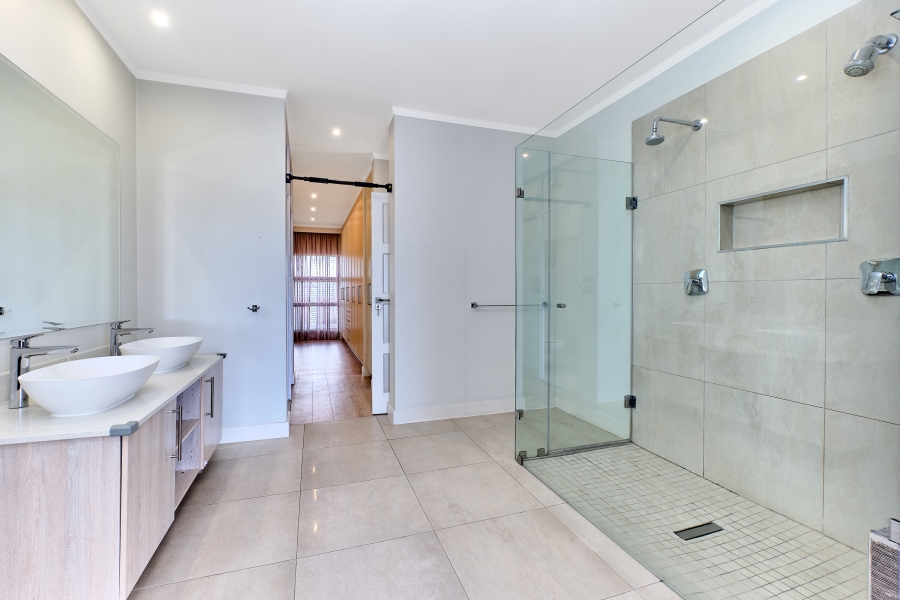 To Let 4 Bedroom Property for Rent in Waterfall Country Village Gauteng